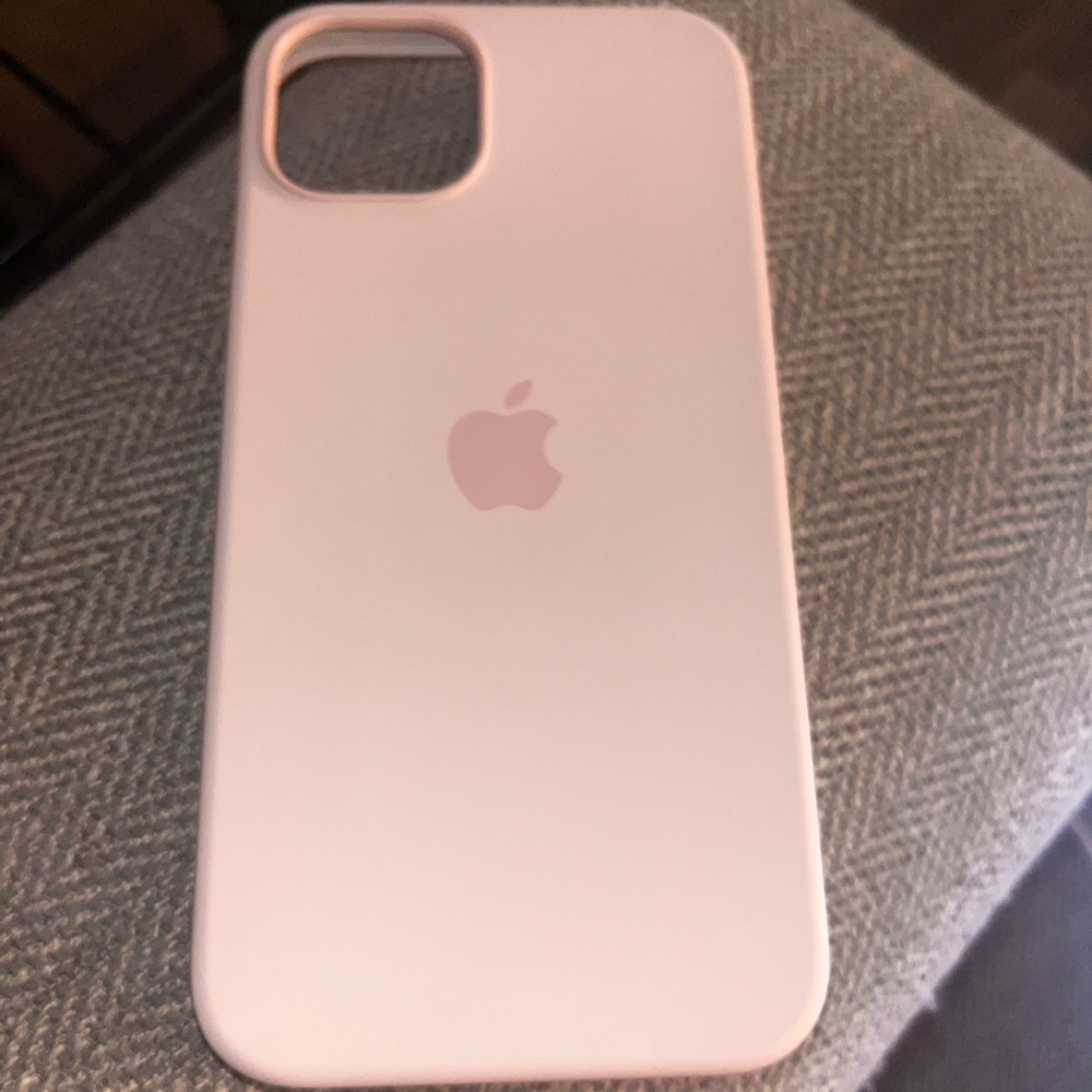 Apple iPhone 13 MagSafe Silicone Case